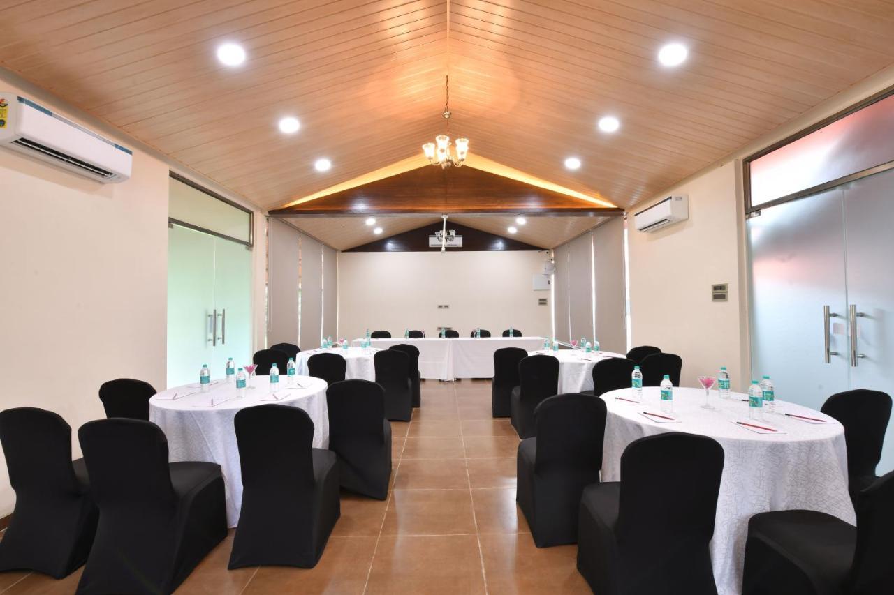 Hotel Arova Woods Zinc Journey By The Fern, Lonavala Extérieur photo